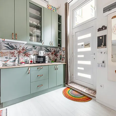 Charming & The Hidden Gem On Akacfa Str