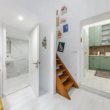 Charming & The Hidden Gem On Akacfa Str Διαμέρισμα *
