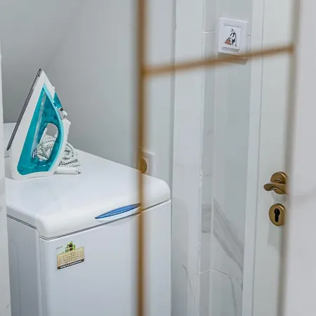 Charming & The Hidden Gem On Akacfa Str *