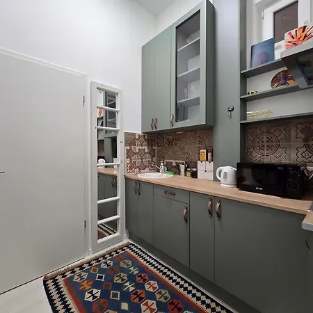 Charming & The Hidden Gem On Akacfa Str * Budapest