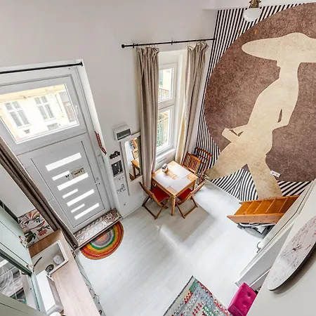 Lejlighed Charming & The Hidden Gem On Akacfa Str *