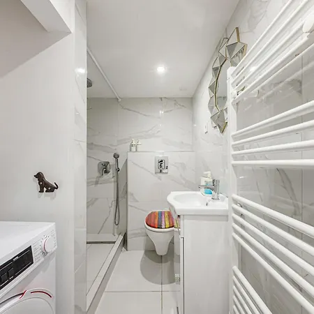 Charming & The Hidden Gem On Akacfa Str * Budapest