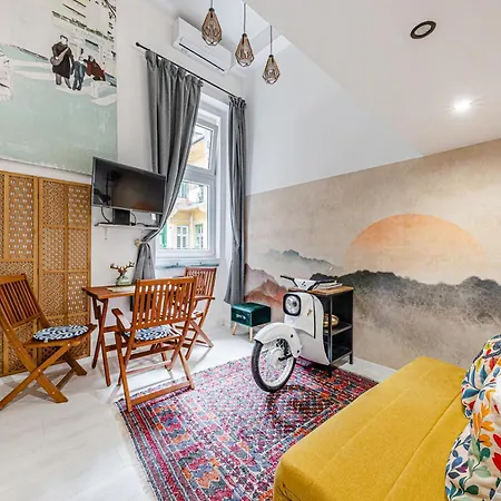 Charming & The Hidden Gem On Akacfa Str Lejlighed