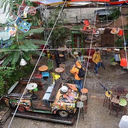 Charming & The Hidden Gem On Akacfa Str Lejlighed Budapest