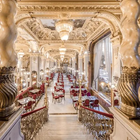 Charming & The Hidden Gem On Akacfa Str * Budapest