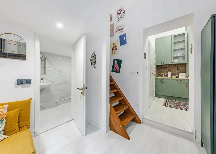Charming & The Hidden Gem On Akacfa Str Apartment *