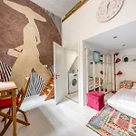 Charming & The Hidden Gem On Akacfa Str