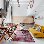 Apartment Charming & The Hidden Gem On Akacfa Str
