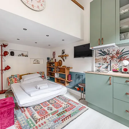 Apartment Charming & The Hidden Gem On Akacfa Str