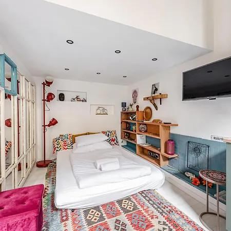Apartment Charming & The Hidden Gem On Akacfa Str