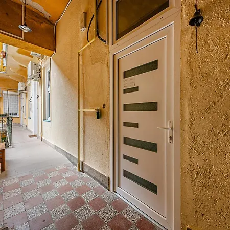 Apartment Charming & The Hidden Gem On Akacfa Str *